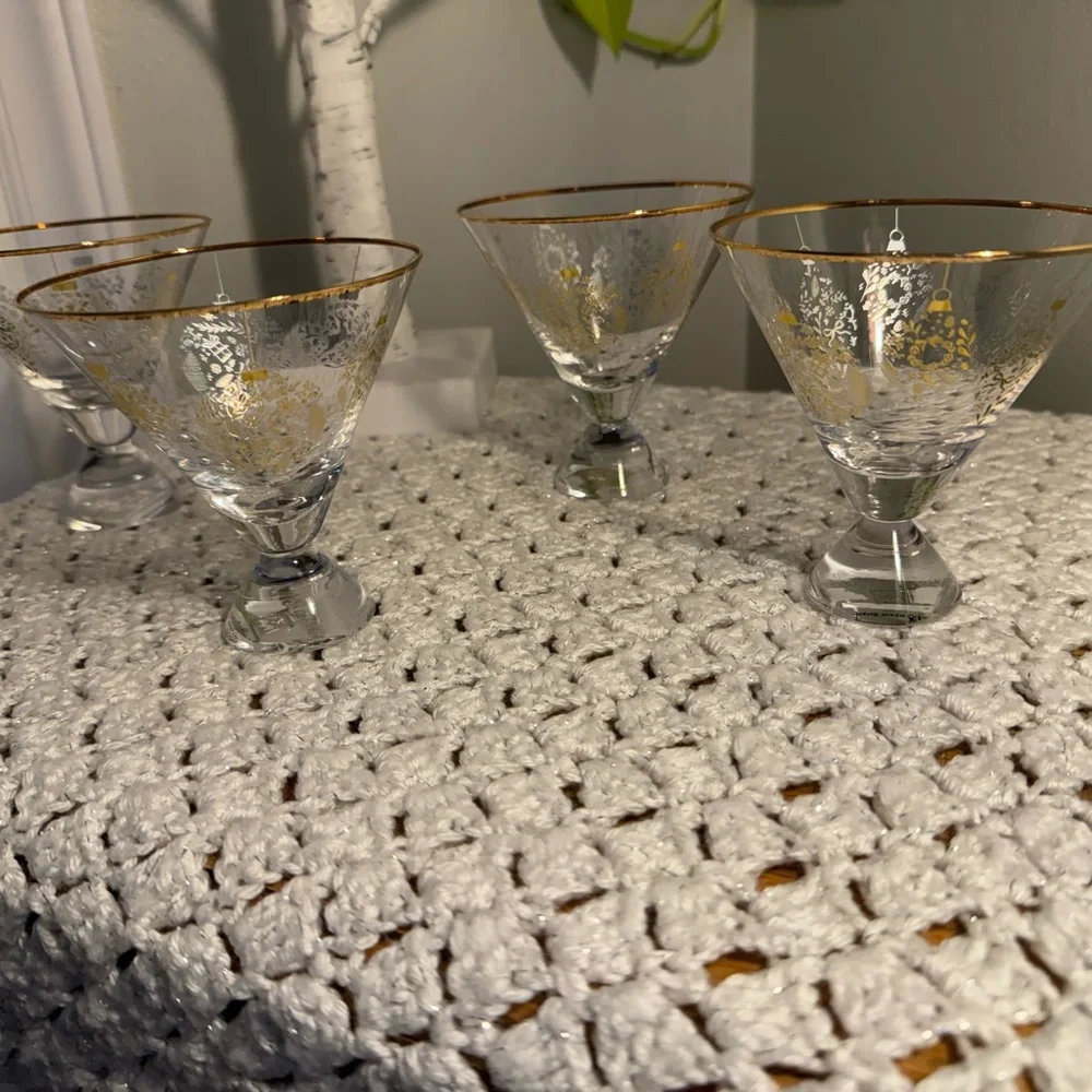 Set of 4 Gold Rimmed Martini Glasses